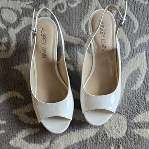NIB Aubrey Lynn Slingback Peep-toe Platform Heels Sz. 9